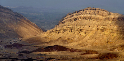 Tours in the Negev desert: The Small Crater