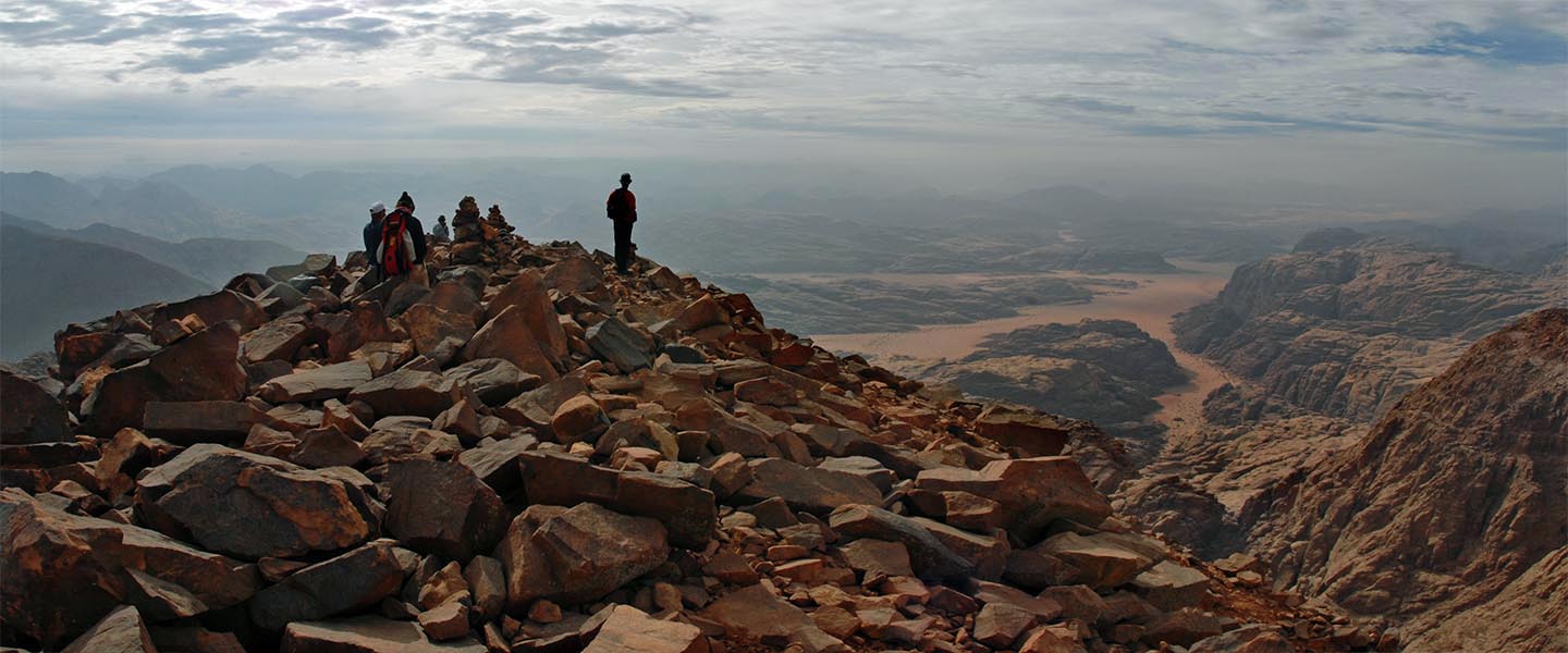Trekking in Wadi Rum